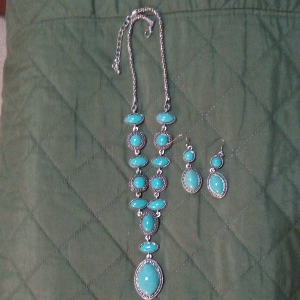 Faux Turquoise Necklace And Earrings.